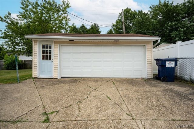 3443 Bethford Drive, Hamburg, NY 14219