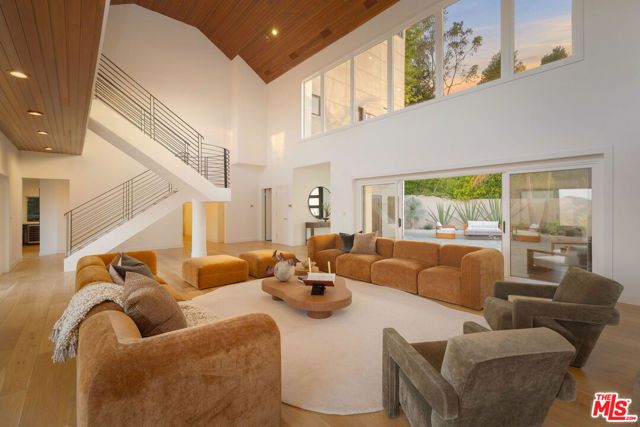11955 Pinnacle Place, Beverly Hills, CA 90210