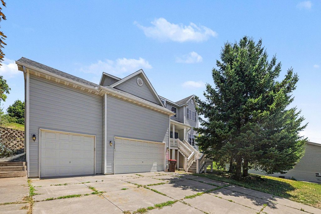 3006 Frank Street, Maplewood, MN 55109