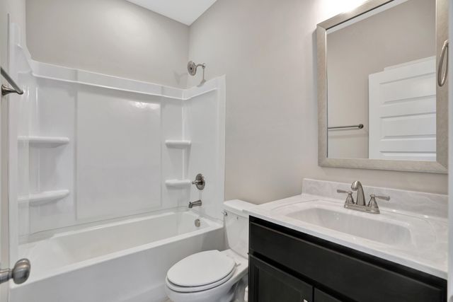489 S Halifax Ct, Clarksville, TN 37040