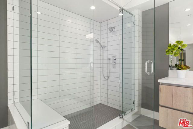 8210 Fountain Avenue 401, West Hollywood, CA 90046