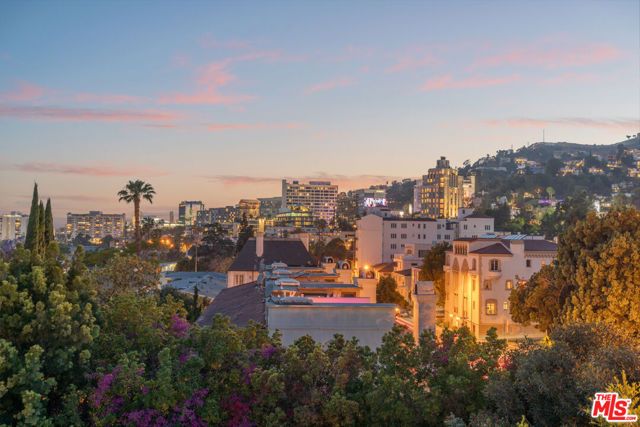 8210 Fountain Avenue 401, West Hollywood, CA 90046