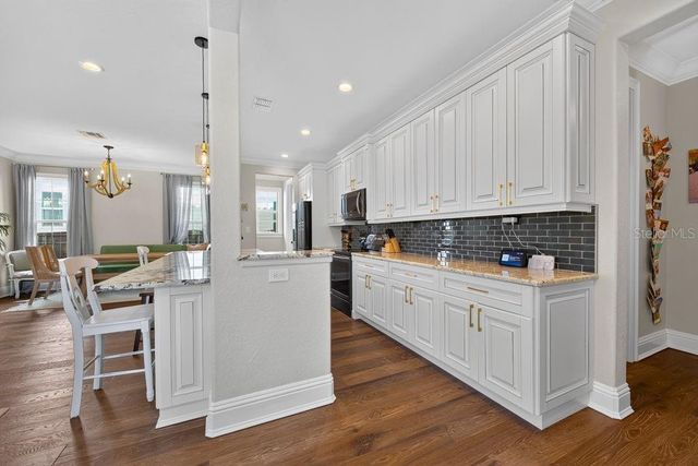 626 35TH AVENUE N, St Petersburg, FL 33704