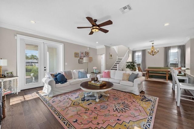 626 35TH AVENUE N, St Petersburg, FL 33704