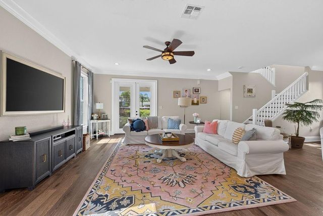 626 35TH AVENUE N, St Petersburg, FL 33704