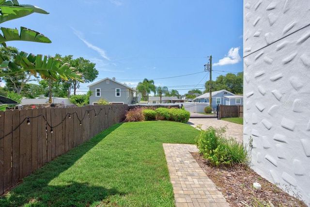 626 35TH AVENUE N, St Petersburg, FL 33704