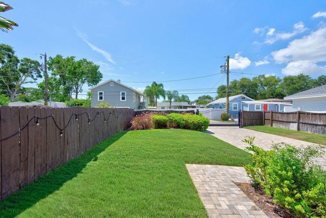 626 35TH AVENUE N, St Petersburg, FL 33704