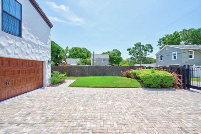 626 35TH AVENUE N, St Petersburg, FL 33704