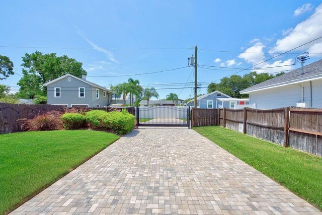 626 35TH AVENUE N, St Petersburg, FL 33704