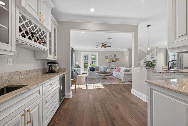 626 35TH AVENUE N, St Petersburg, FL 33704