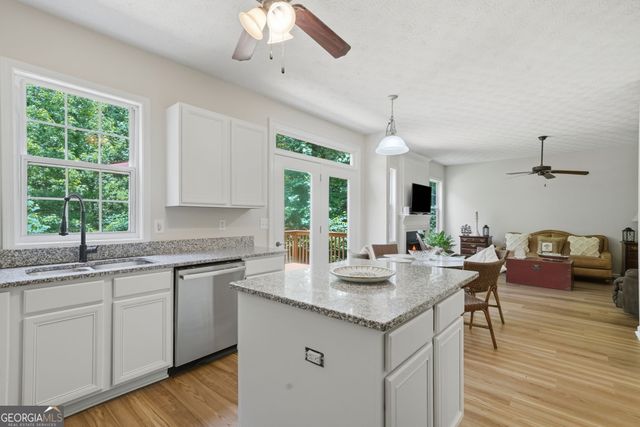 352 Park Creek Ridge, Woodstock, GA 30188