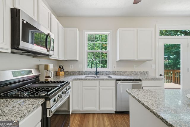 352 Park Creek Ridge, Woodstock, GA 30188