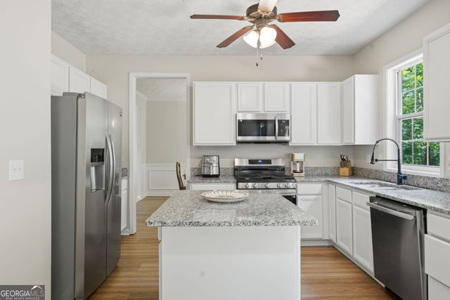 352 Park Creek Ridge, Woodstock, GA 30188