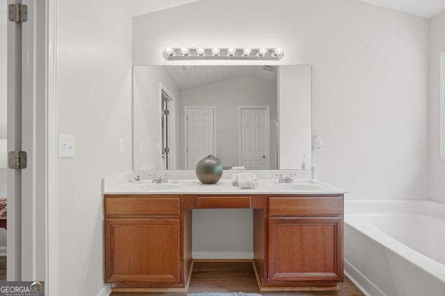 352 Park Creek Ridge, Woodstock, GA 30188