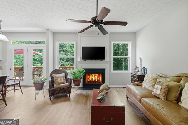 352 Park Creek Ridge, Woodstock, GA 30188