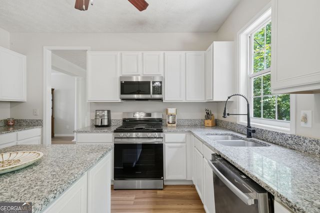 352 Park Creek Ridge, Woodstock, GA 30188