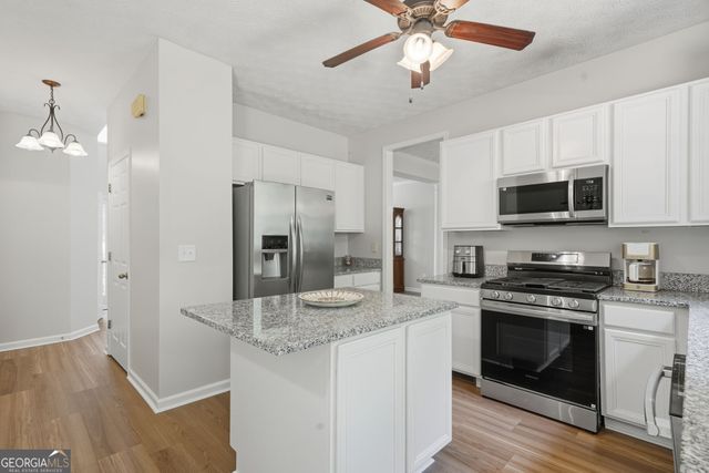352 Park Creek Ridge, Woodstock, GA 30188