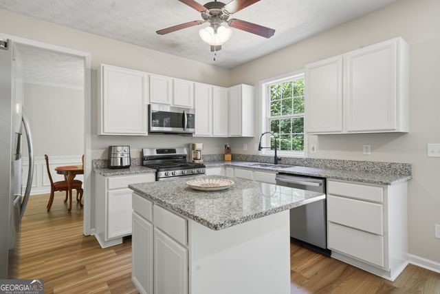 352 Park Creek Ridge, Woodstock, GA 30188
