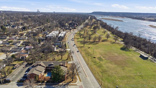 3701 Riverside Drive 6, Tulsa, OK 74105