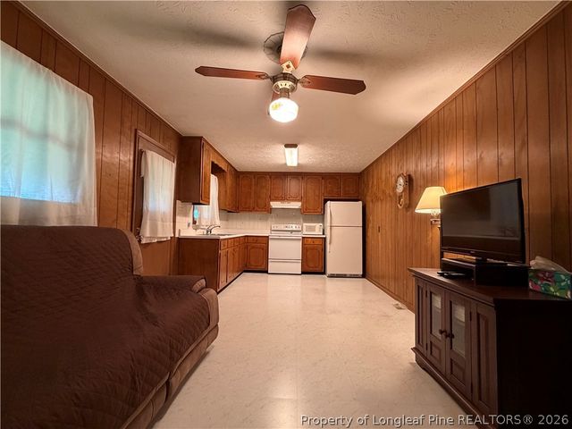 672 E Palmer Road, Raeford, NC 28376