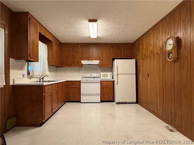 672 E Palmer Road, Raeford, NC 28376