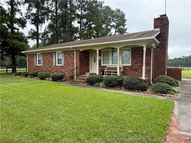 672 E Palmer Road, Raeford, NC 28376
