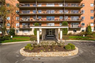 4550 Warwick Boulevard 1205, Kansas City, MO 64111