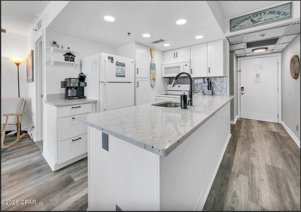 Image 5 of property listing at 9850 S Thomas Drive 404E, Panama City Beach, FL 32408