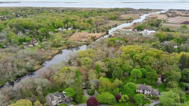 6 Prairie Lane, Brookhaven, NY 11719