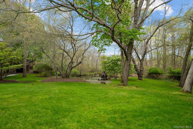 6 Prairie Lane, Brookhaven, NY 11719