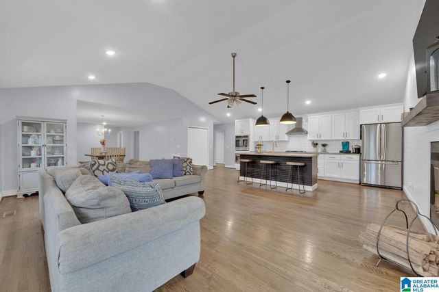 10 DOROTHY DRIVE, Springville, AL 35146