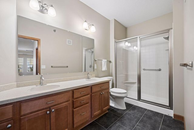 6701 Lake Shore Drive S 101, Richfield, MN 55423
