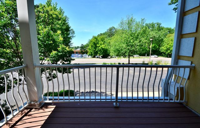 6701 Lake Shore Drive S 101, Richfield, MN 55423