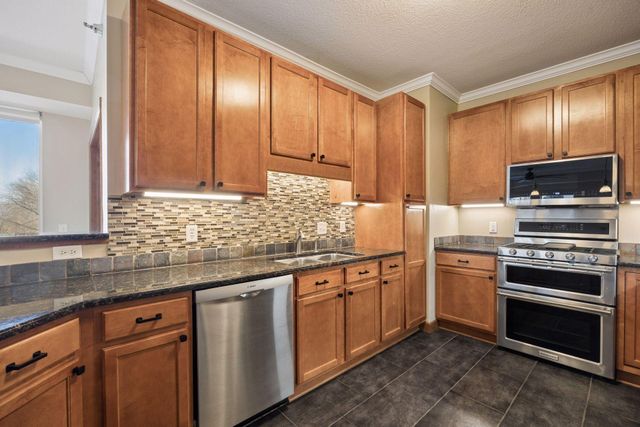 6701 Lake Shore Drive S 101, Richfield, MN 55423