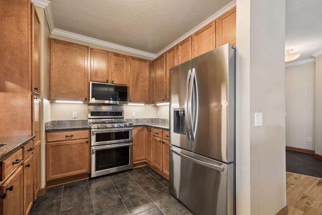 6701 Lake Shore Drive S 101, Richfield, MN 55423