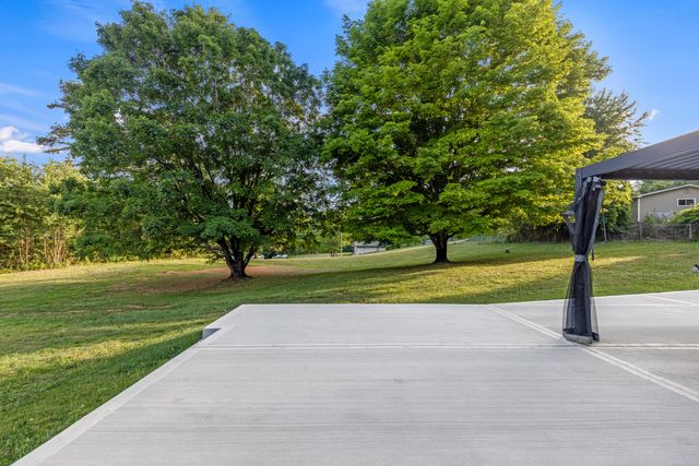 552 Dreamland Road, Spring City, TN 37381