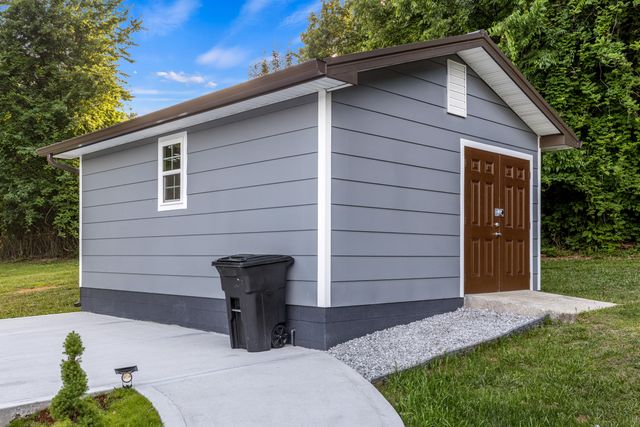 552 Dreamland Road, Spring City, TN 37381