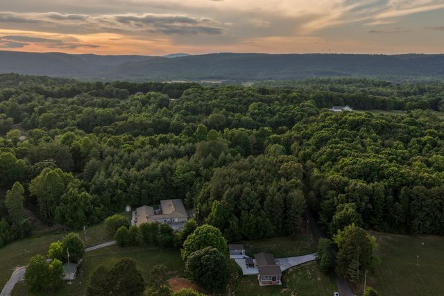 552 Dreamland Road, Spring City, TN 37381