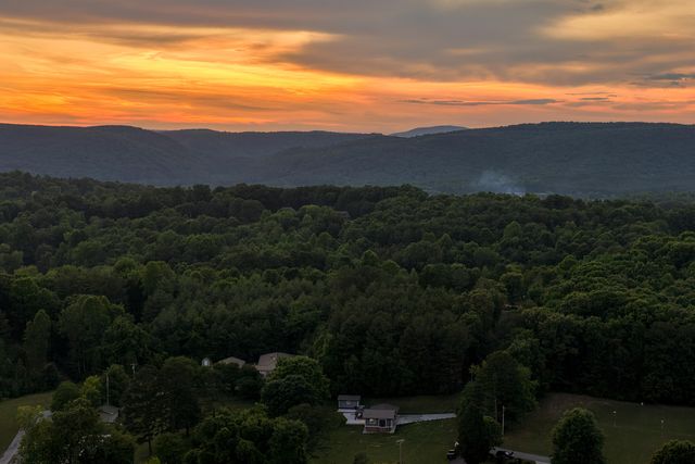 552 Dreamland Road, Spring City, TN 37381