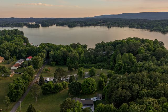 552 Dreamland Road, Spring City, TN 37381