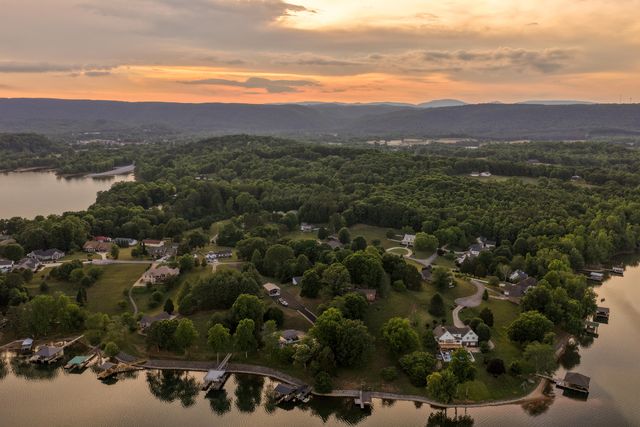 552 Dreamland Road, Spring City, TN 37381