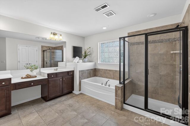 17515 Campbell Hall Court, Charlotte, NC 28277