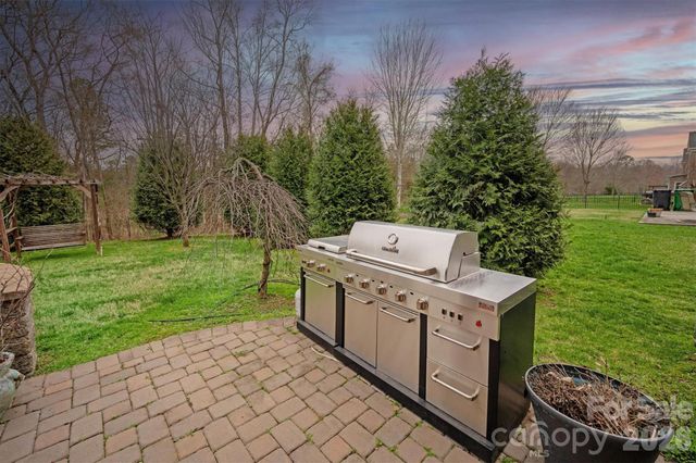 17515 Campbell Hall Court, Charlotte, NC 28277