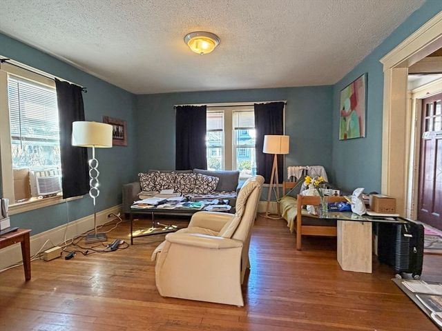 12-14 Nottingham St, Newton, MA 02459