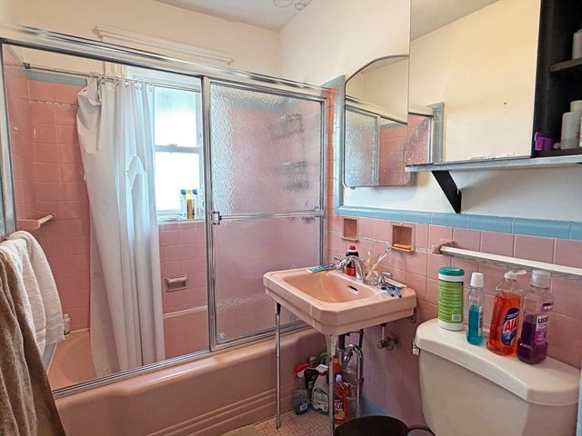 12-14 Nottingham St, Newton, MA 02459