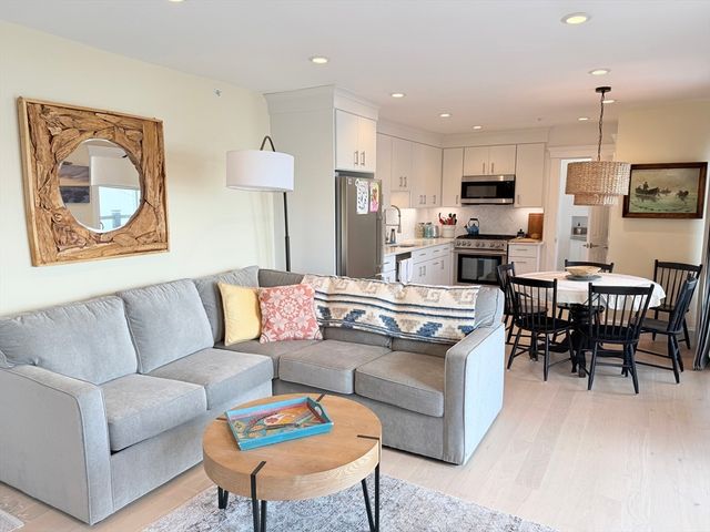 600 Shirley St 7, Winthrop, MA 02152