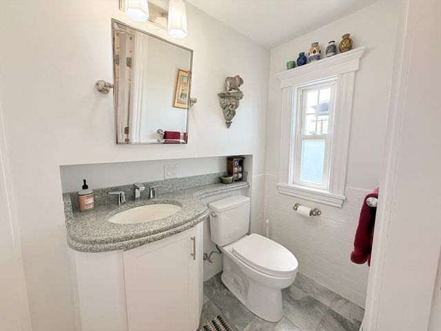 600 Shirley St 7, Winthrop, MA 02152