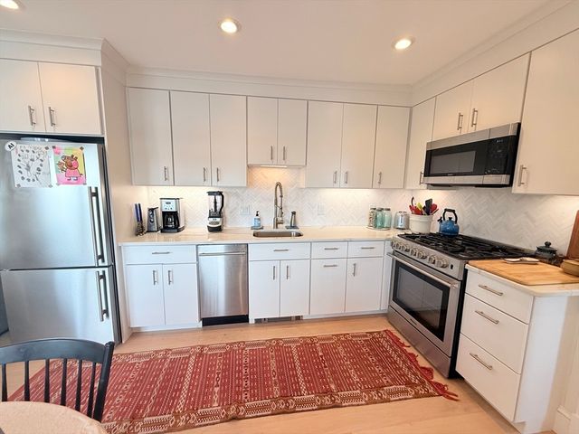 600 Shirley St 7, Winthrop, MA 02152