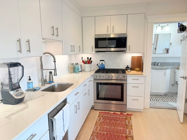 600 Shirley St 7, Winthrop, MA 02152