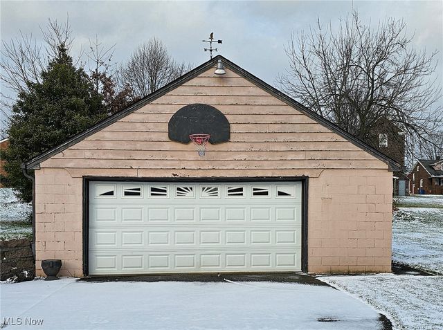 460 Devitt Avenue, Campbell, OH 44405